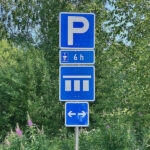 Parkkipaikalla - Kuva Jukka Ranta