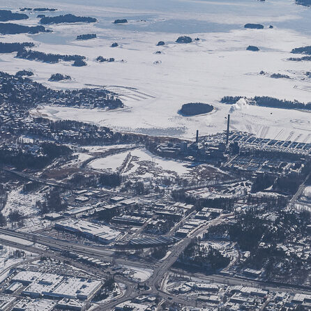 Suomenoja lentokoneesta. Kuva: Paul Stevens