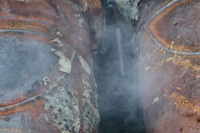 kaukol_1619p2_c1pp_jukkar Kaukolämpöputki höyryää - Kuva: Jukka Ranta