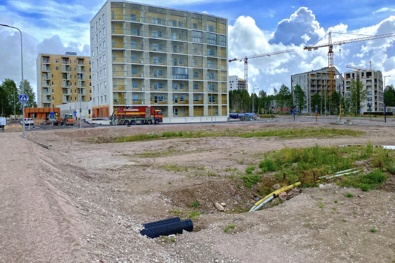 Uudet talot ja uusi tie - Kuva Jukka Ranta