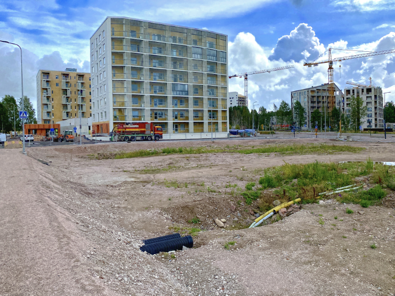 Uudet talot ja uusi tie - Kuva Jukka Ranta